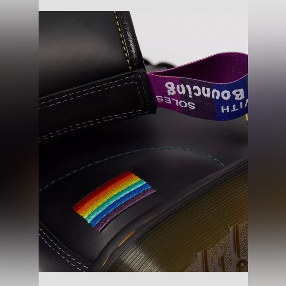 New Dr Martens 1460 FOR PRIDE SMOOTH LEATHER LACE UP BOOTS Size 5 - Picture 6 of 8